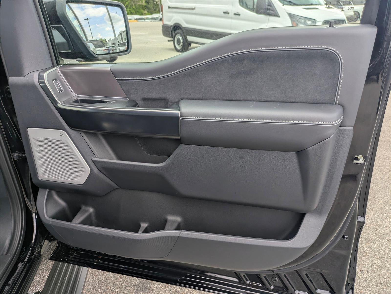 New 2026 Agate Black Metallic Ford Platinum image 31