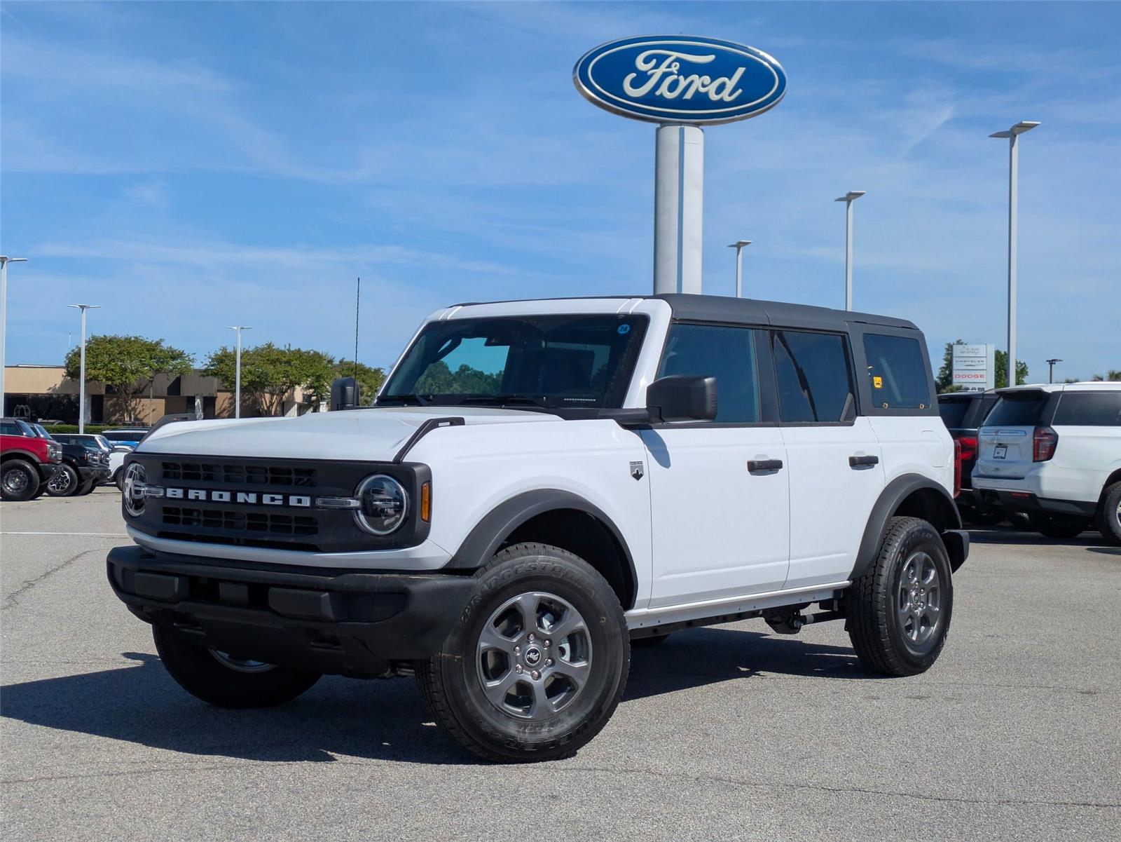 Oxford White 2026 Ford Bronco Big Bend 4-Door 4WD SUV / Crossover Four-Wheel Drive 7-Speed Manual