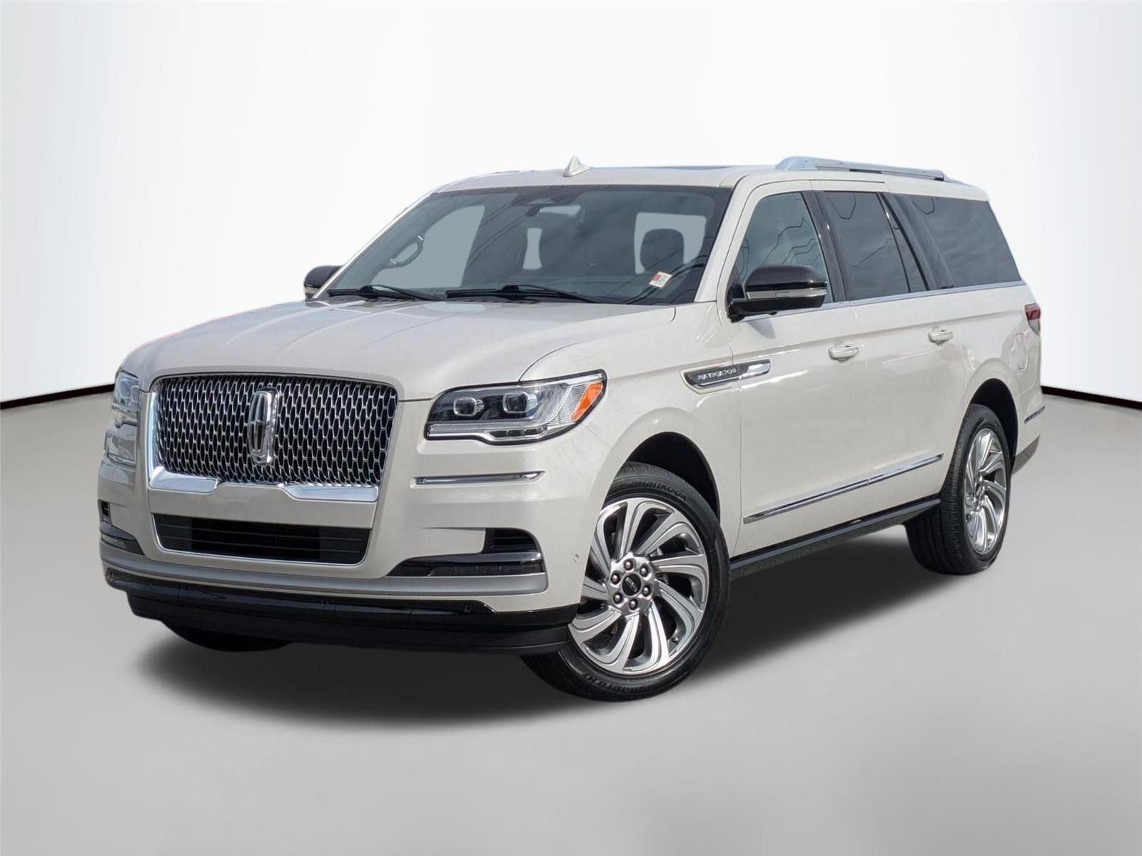 Ceramic Pearl Metallic Tri-Coat 2024 Lincoln Navigator L Reserve 4WD SUV / Crossover Four-Wheel Drive Automatic