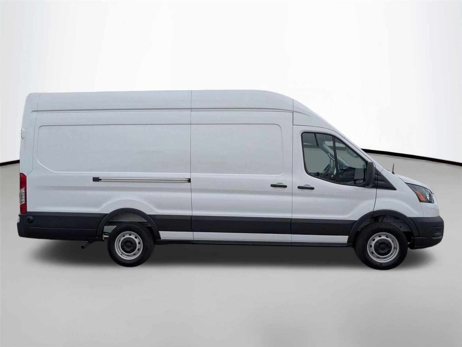New 2026 Oxford White Ford T350 image 4