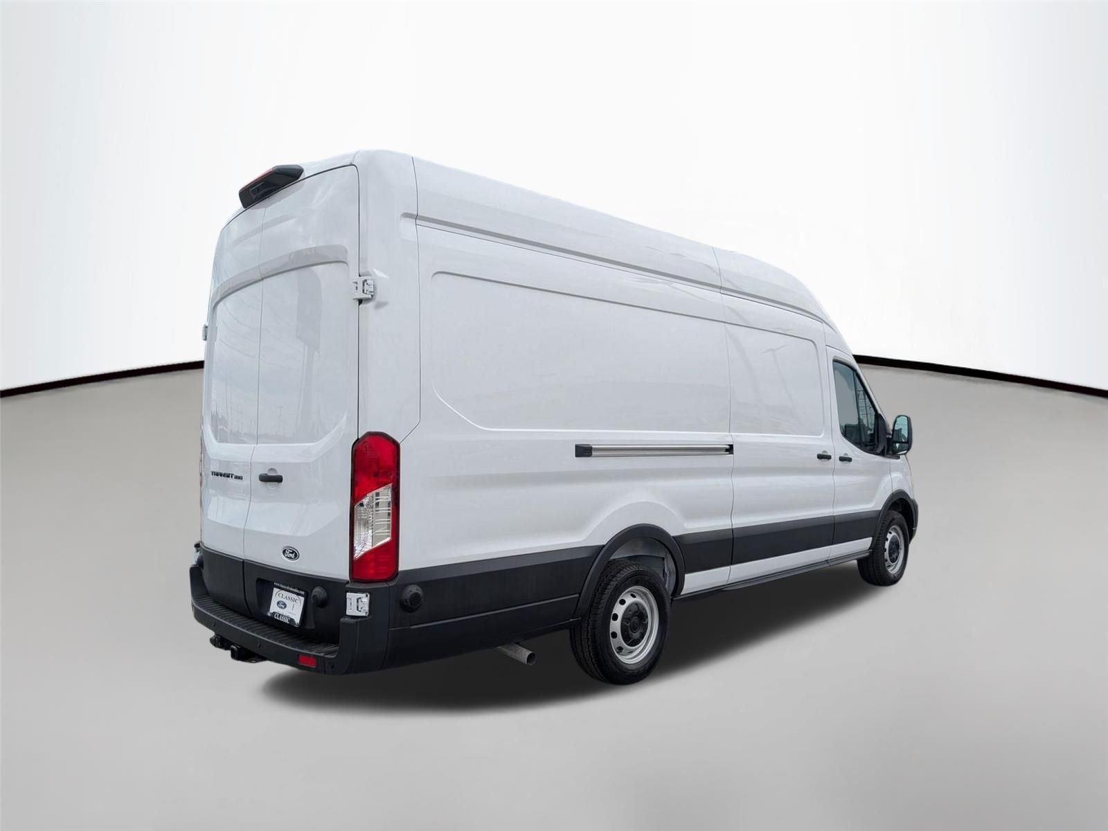 New 2026 Oxford White Ford T350 image 5