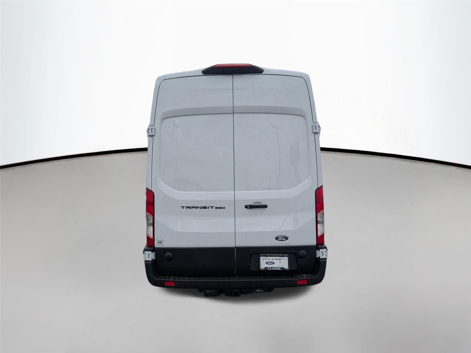 New 2026 Oxford White Ford T350 image 6