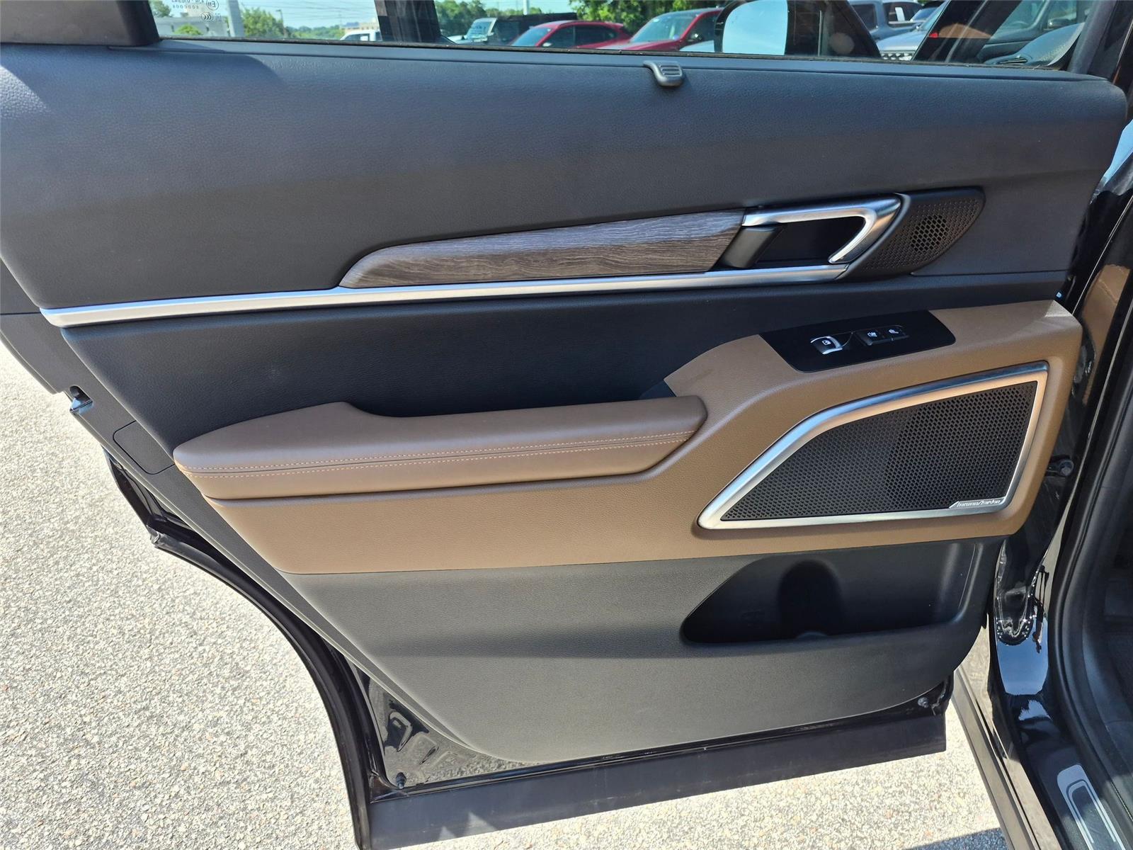 Used 2020 Ebony Black Kia SX image 25