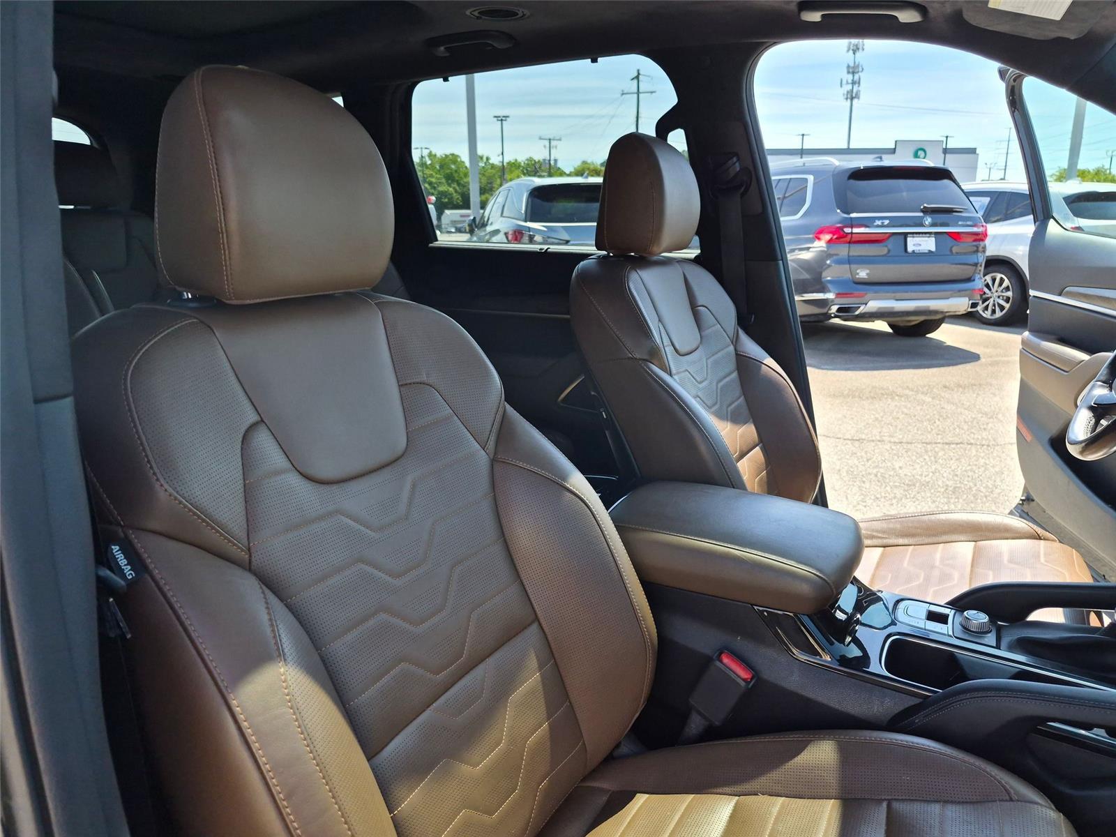 Used 2020 Ebony Black Kia SX image 33