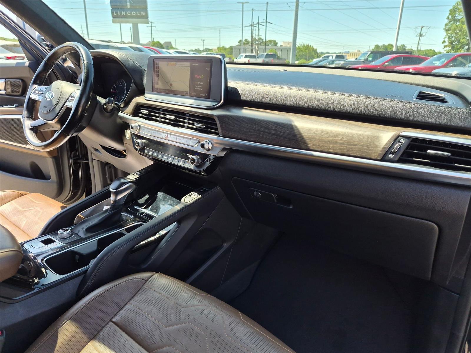 Used 2020 Ebony Black Kia SX image 35