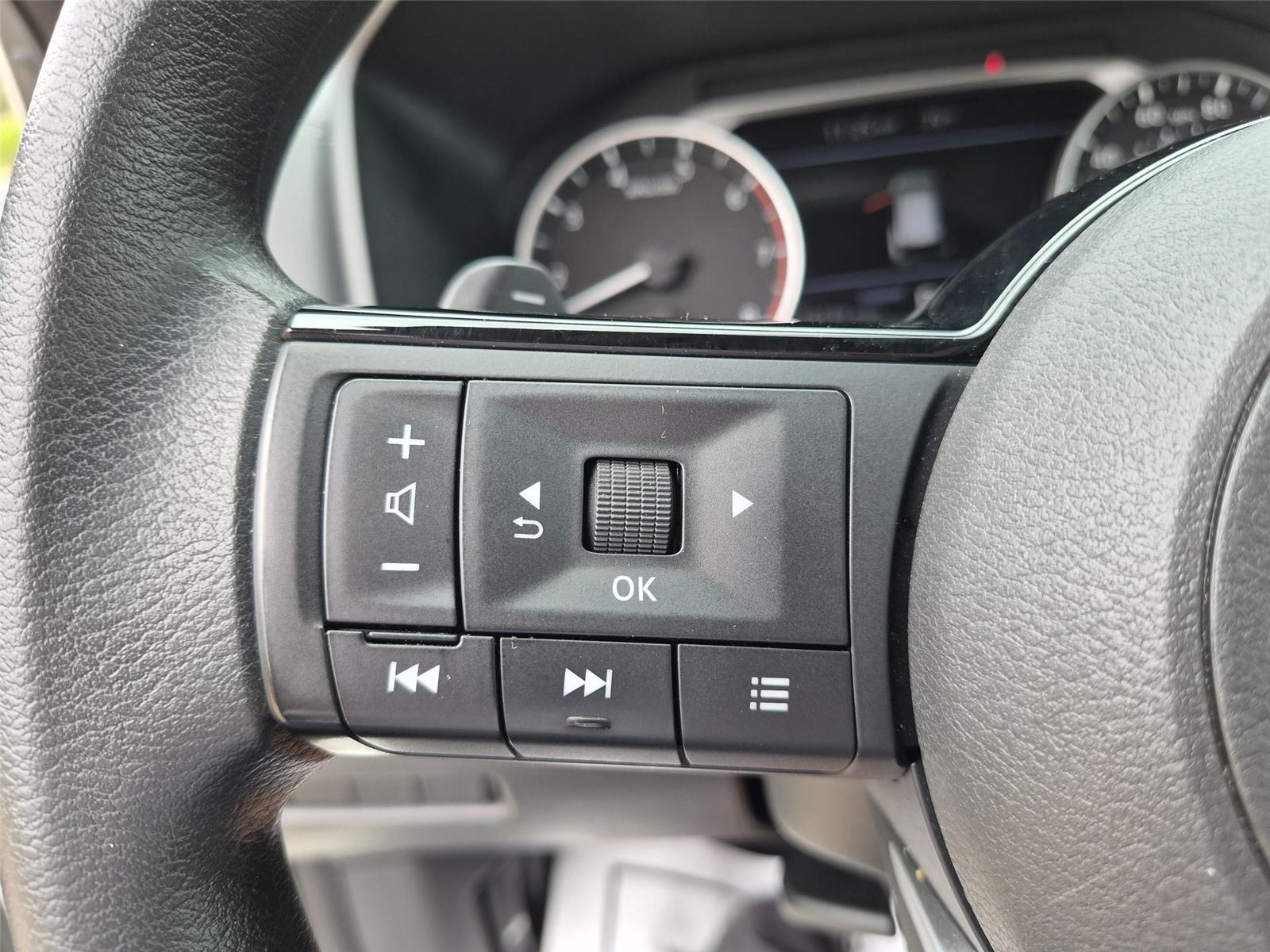 Used 2022 Pearl White Tricoat Nissan SV image 17
