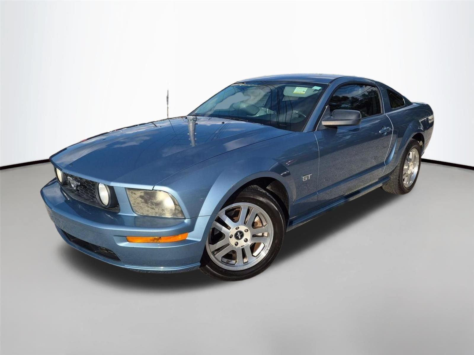 2006 Ford Mustang GT Deluxe Coupe RWD