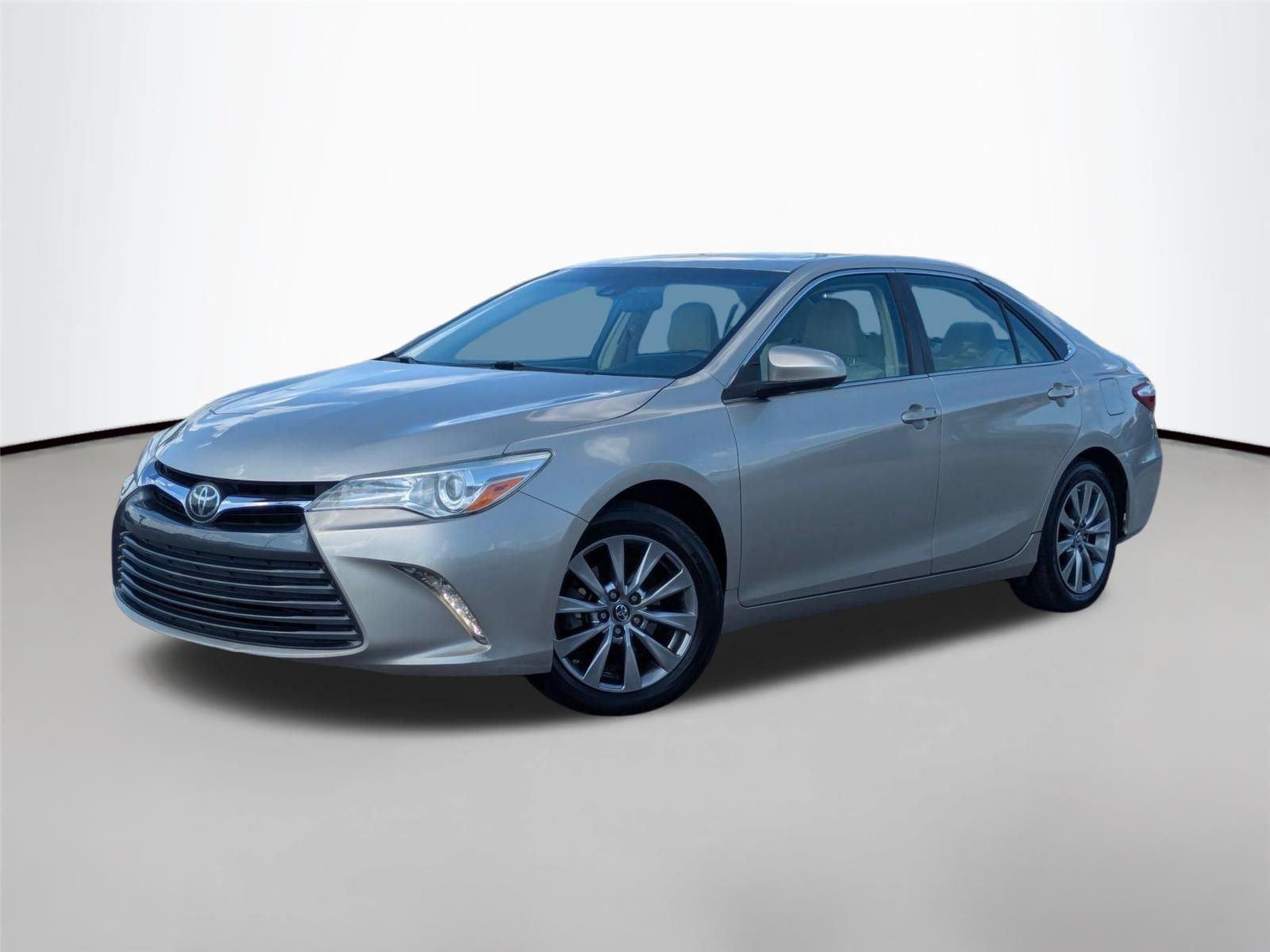 Creme Brulee Mica 2017 Toyota Camry Sedan Front-Wheel Drive Automatic