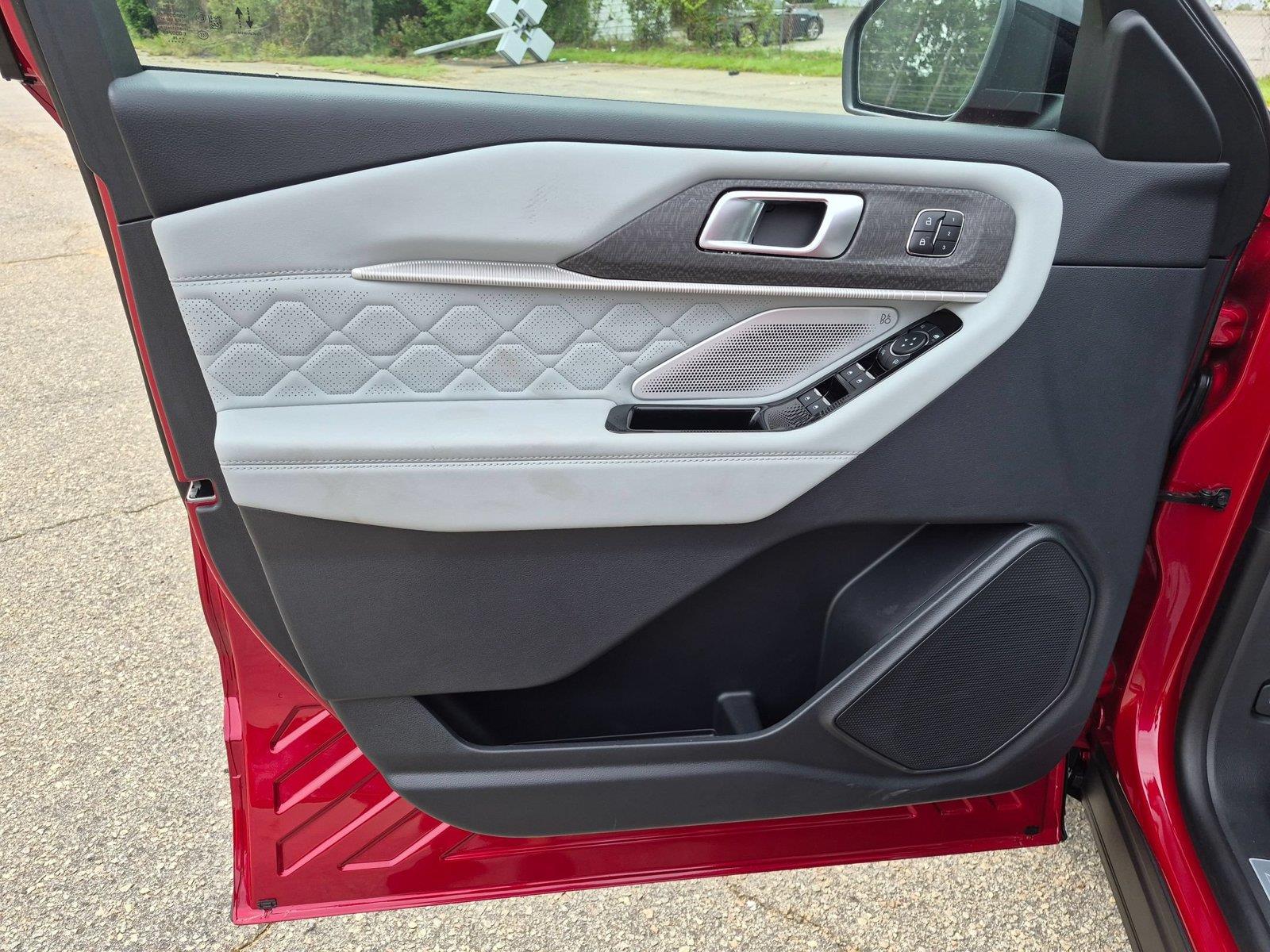 New 2026 Rapid Red Metallic Tinted Clearcoat Ford Platinum image 11