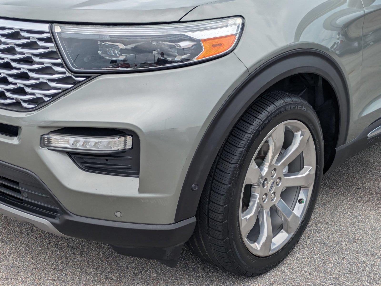 Used 2020 Silver Spruce Metallic Ford Platinum image 9