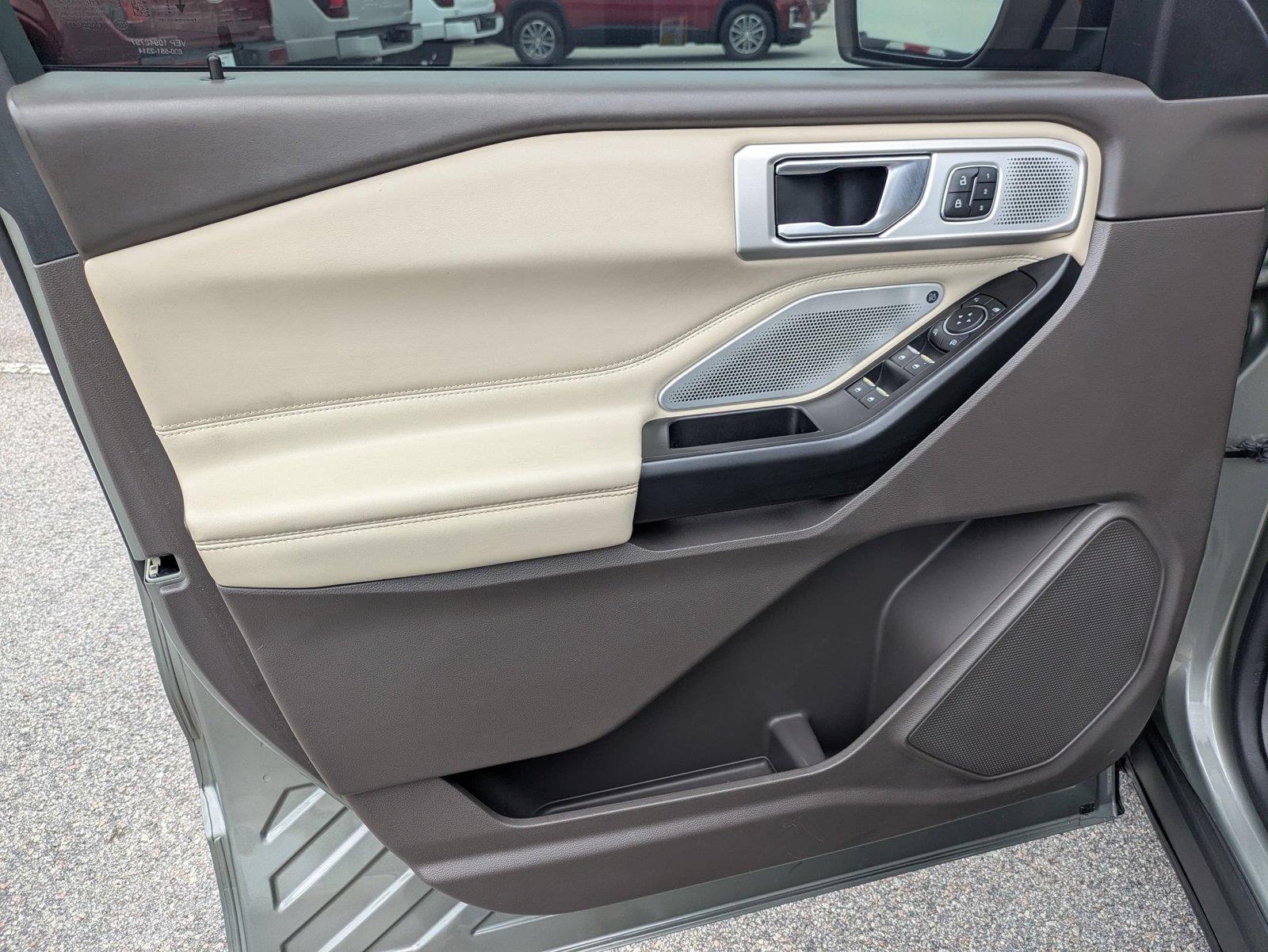 Used 2020 Silver Spruce Metallic Ford Platinum image 11