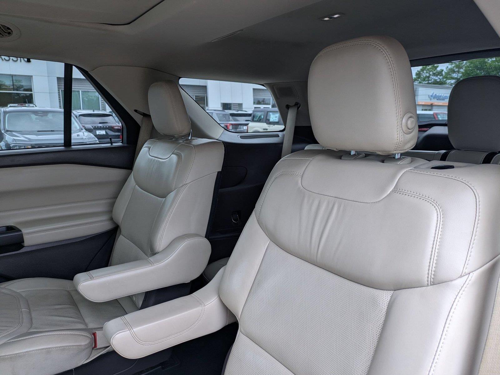 Used 2020 Silver Spruce Metallic Ford Platinum image 26