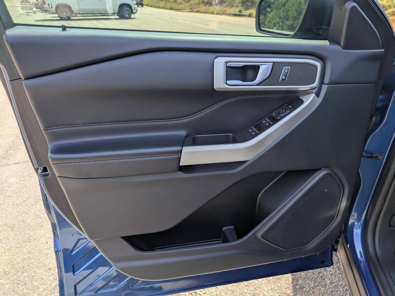 Used 2022 Atlas Blue Metallic Ford XLT image 11