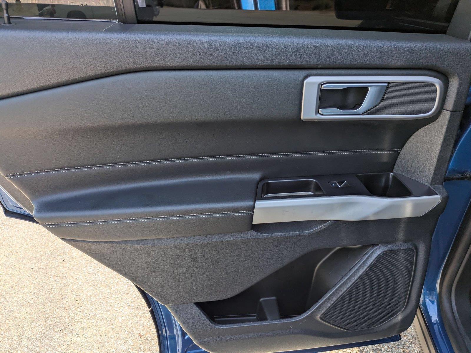 Used 2022 Atlas Blue Metallic Ford XLT image 24