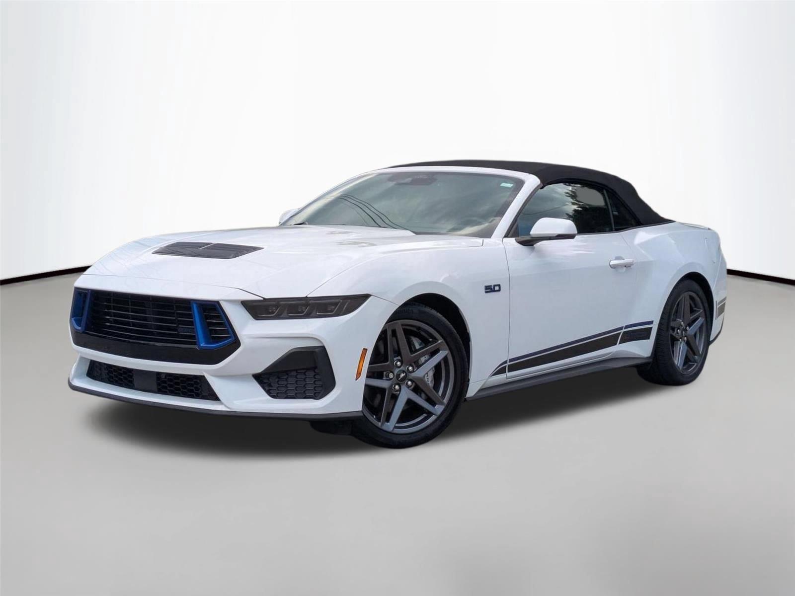 Oxford White 2025 Ford Mustang Convertible Rear-Wheel Drive 6-Speed Manual