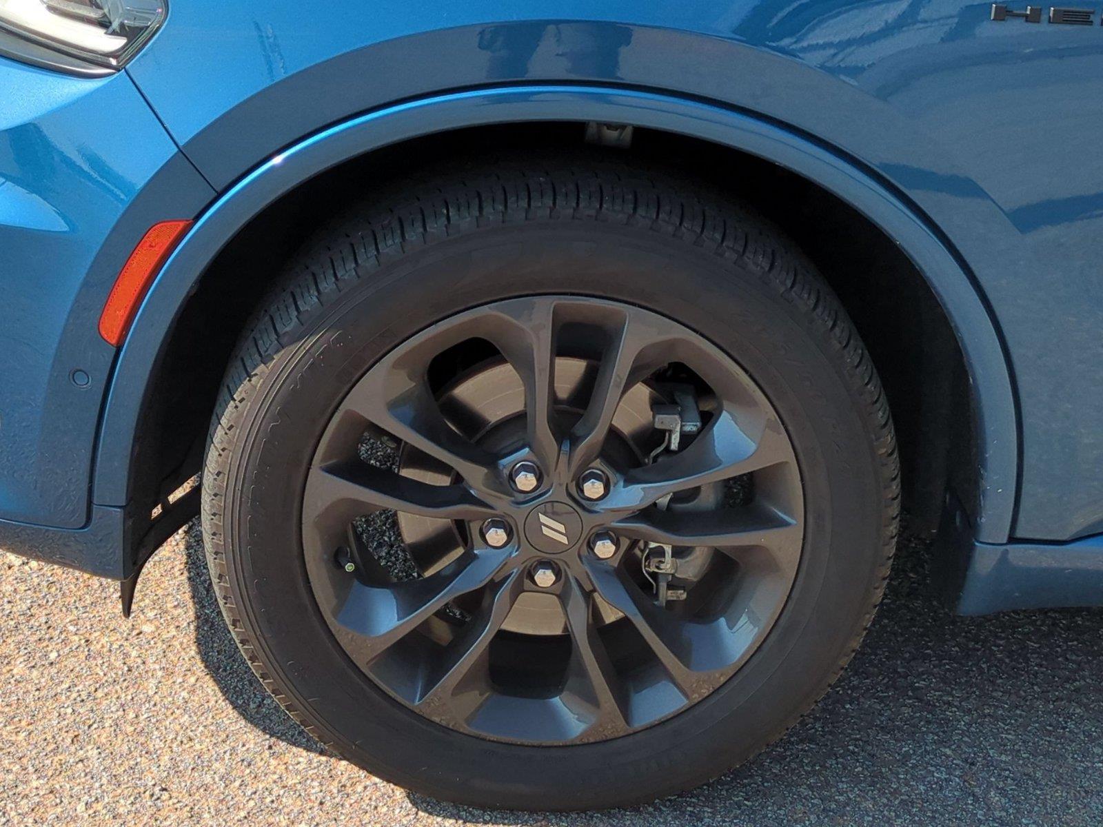 Used 2023 Frostbite Pearlcoat Dodge R/T Plus image 8
