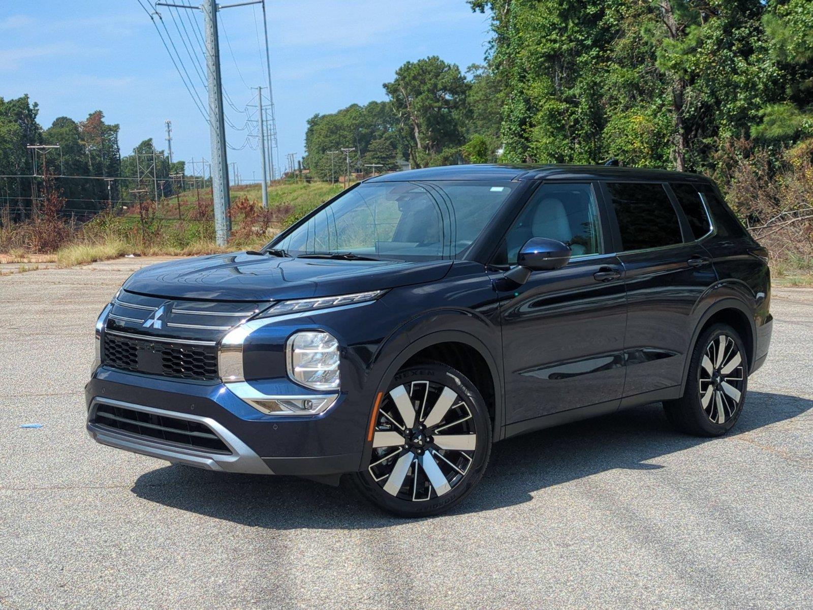 Cosmic Blue Metallic 2025 Mitsubishi Outlander SUV / Crossover Front-Wheel Drive Continuously Variable Transmission