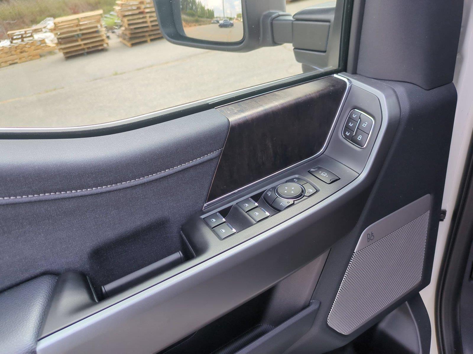 Used 2026 Oxford White Ford LARIAT image 13