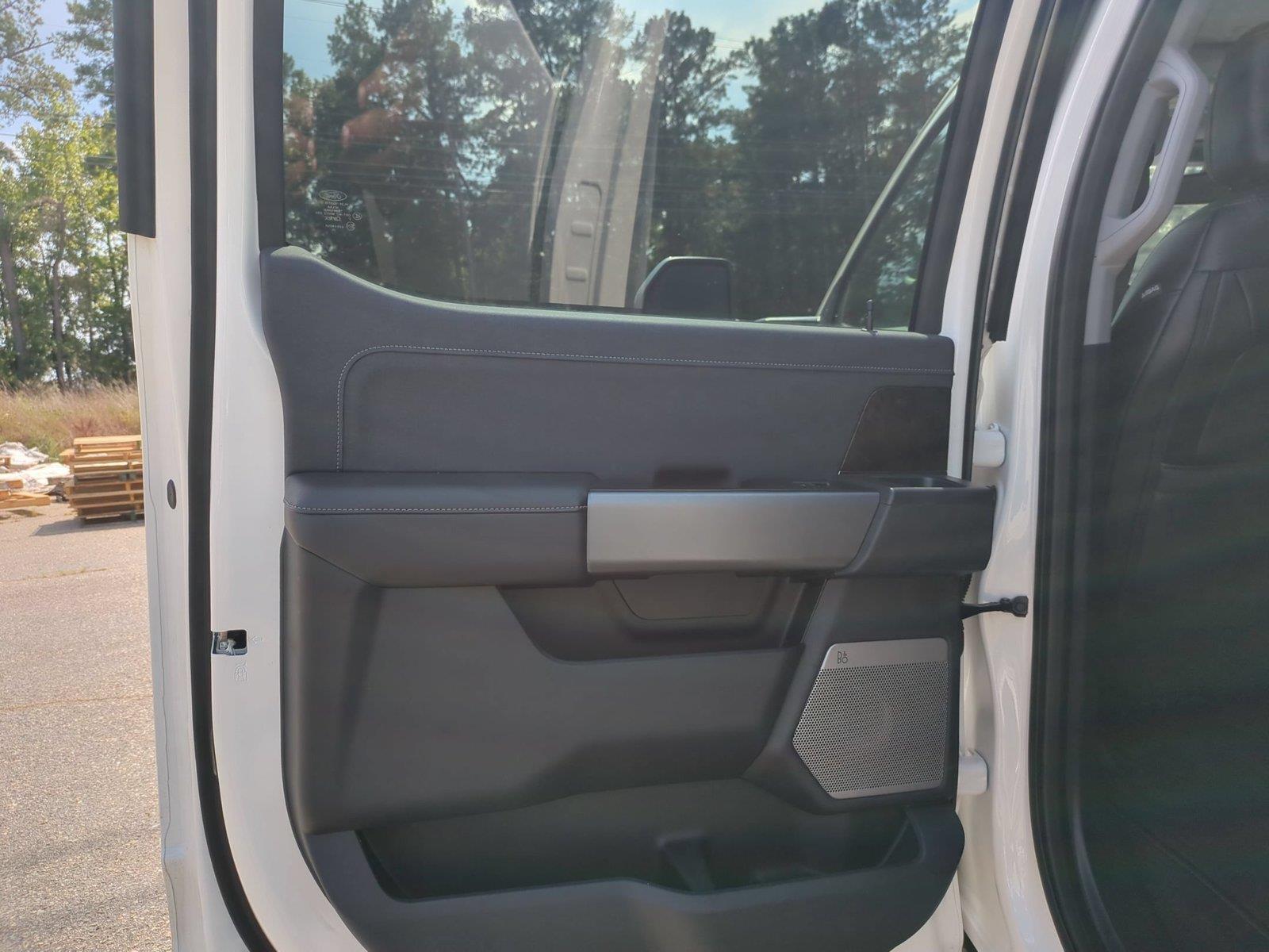 Used 2026 Oxford White Ford LARIAT image 26