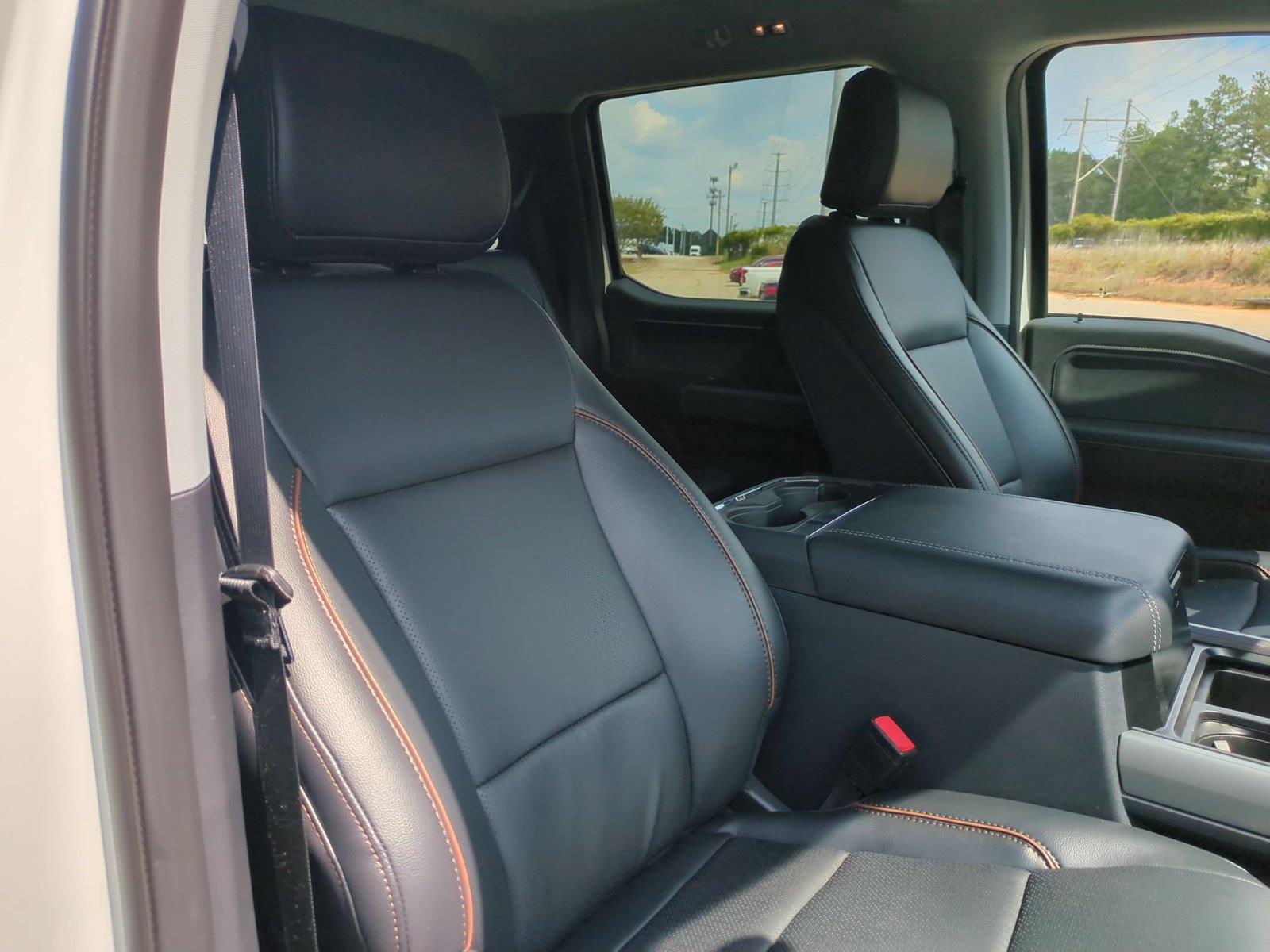 Used 2026 Oxford White Ford LARIAT image 32