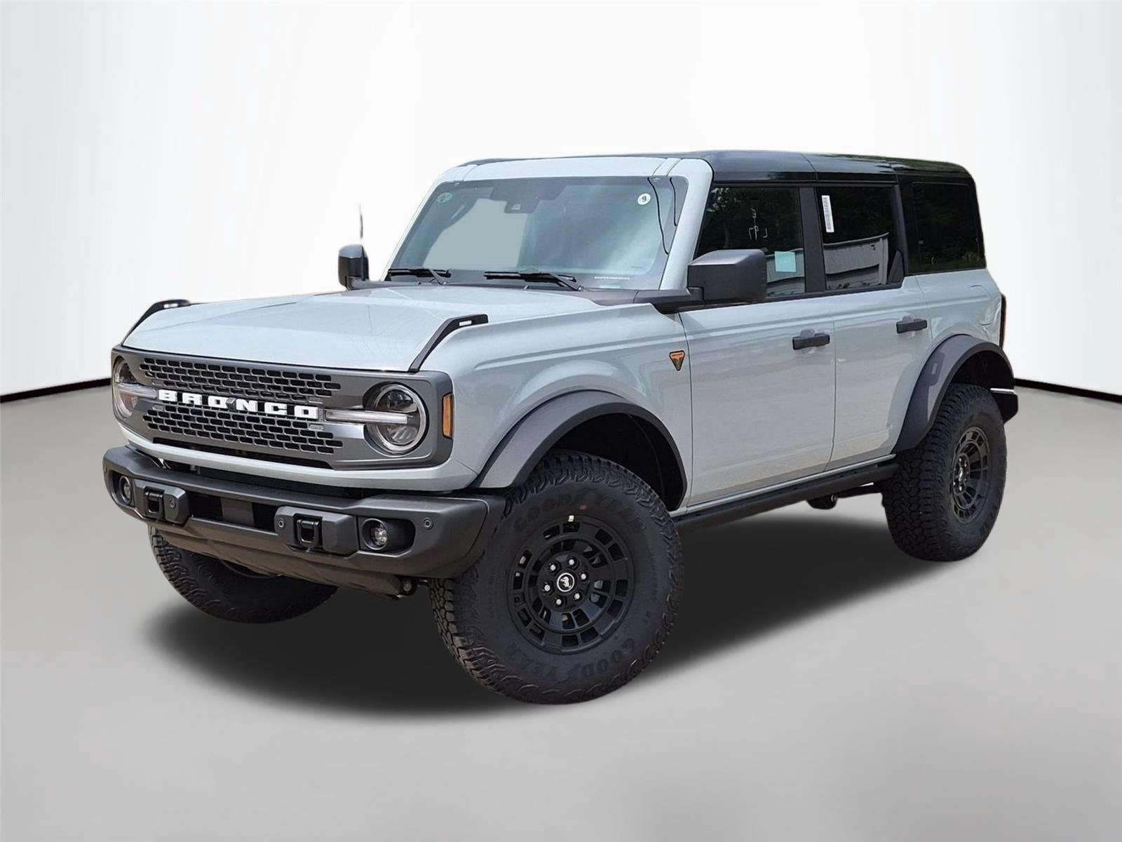 Avalanche Gray 2026 Ford Bronco SUV / Crossover Four-Wheel Drive 7-Speed Manual