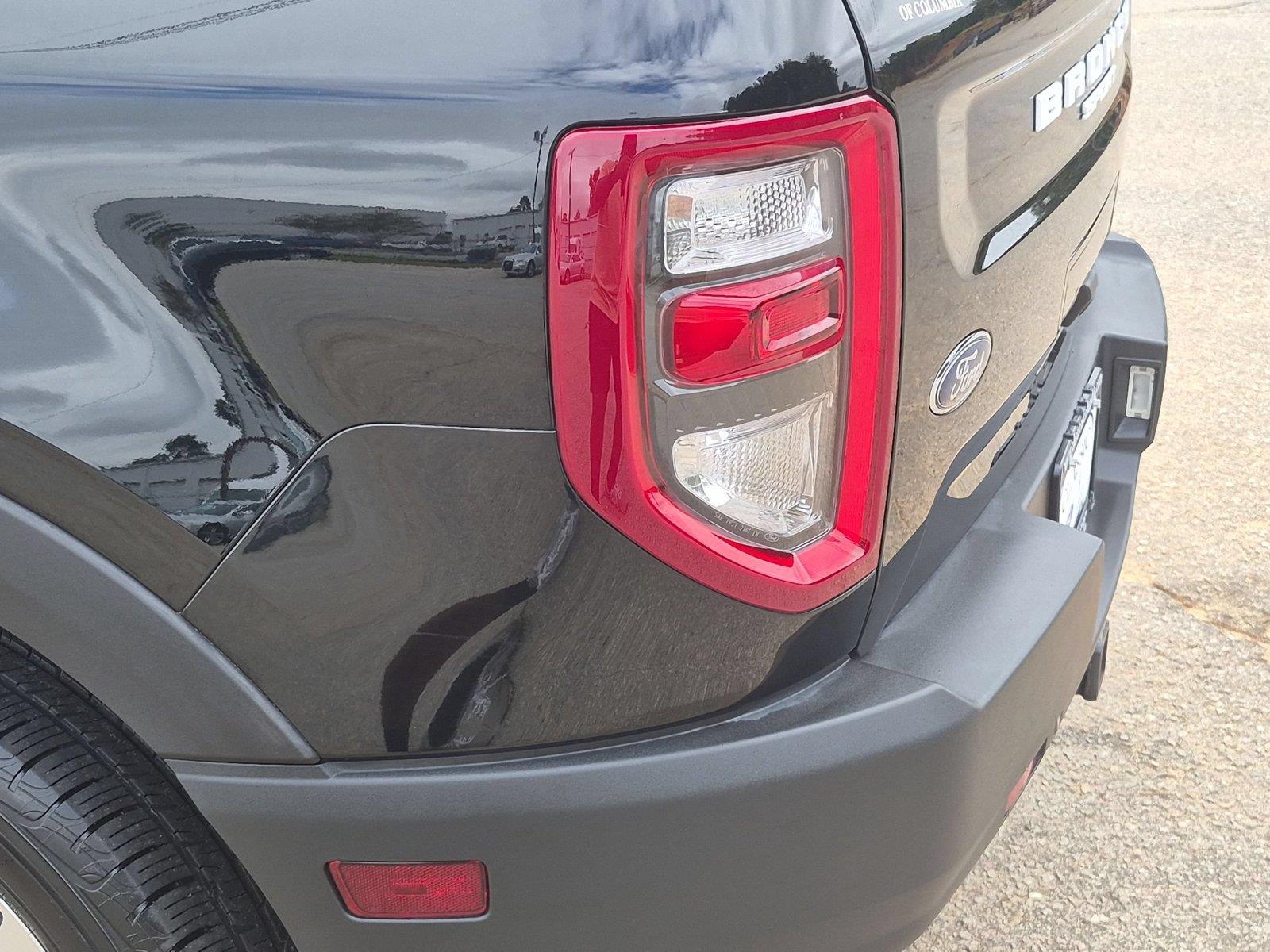 Used 2021 Shadow Black Ford Outer Banks image 11