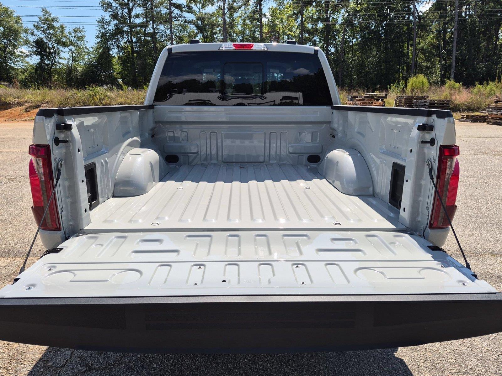 New 2026 Avalanche Ford XLT image 32