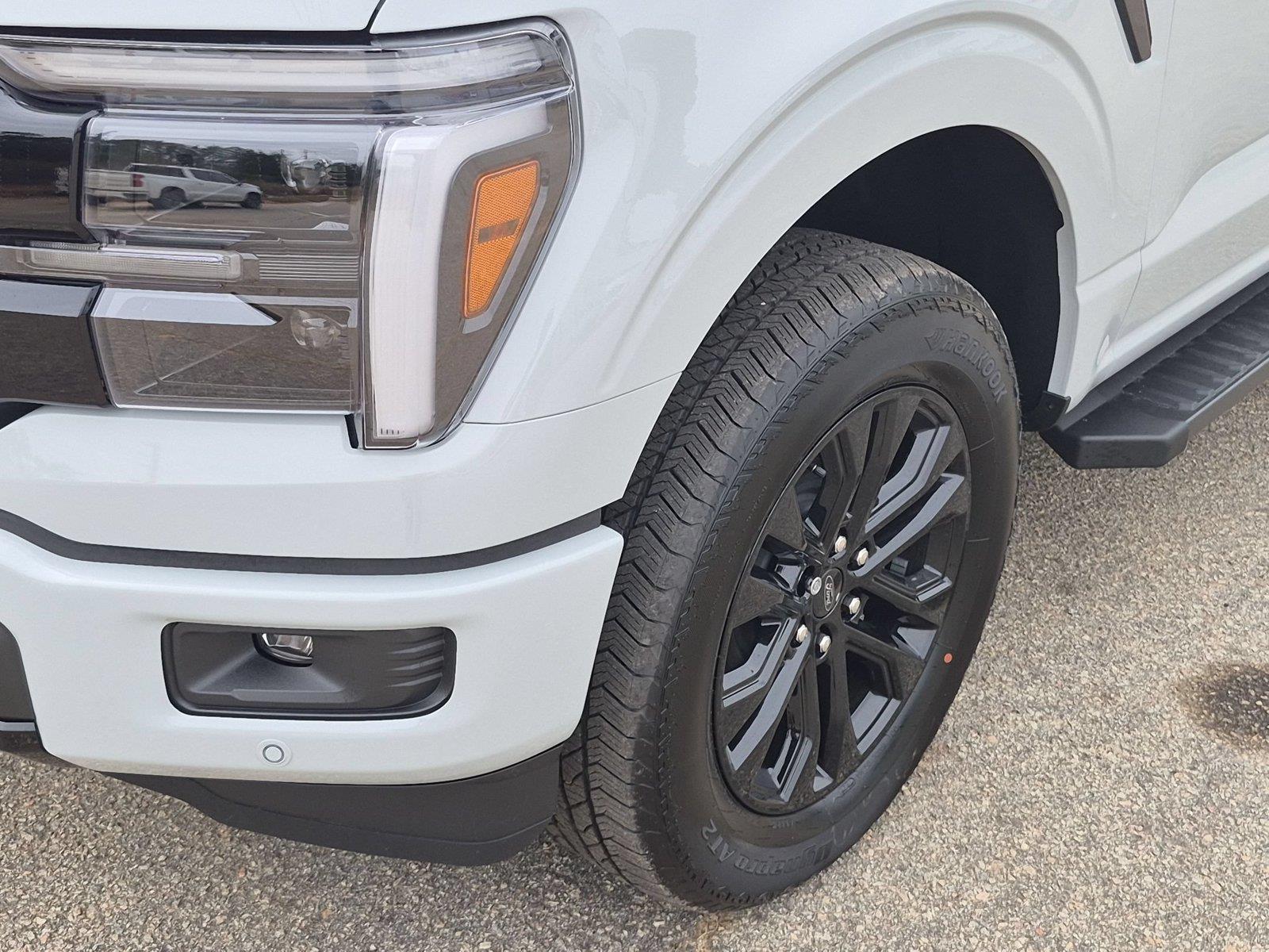 New 2026 Avalanche Ford LARIAT image 9