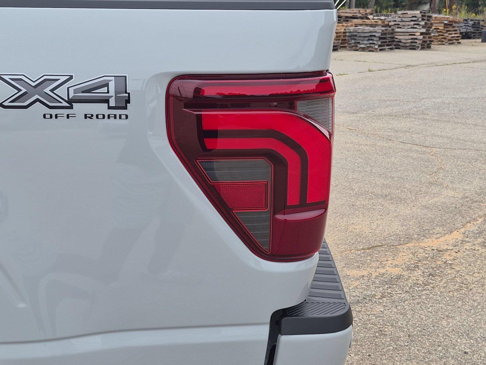 New 2026 Avalanche Ford LARIAT image 11