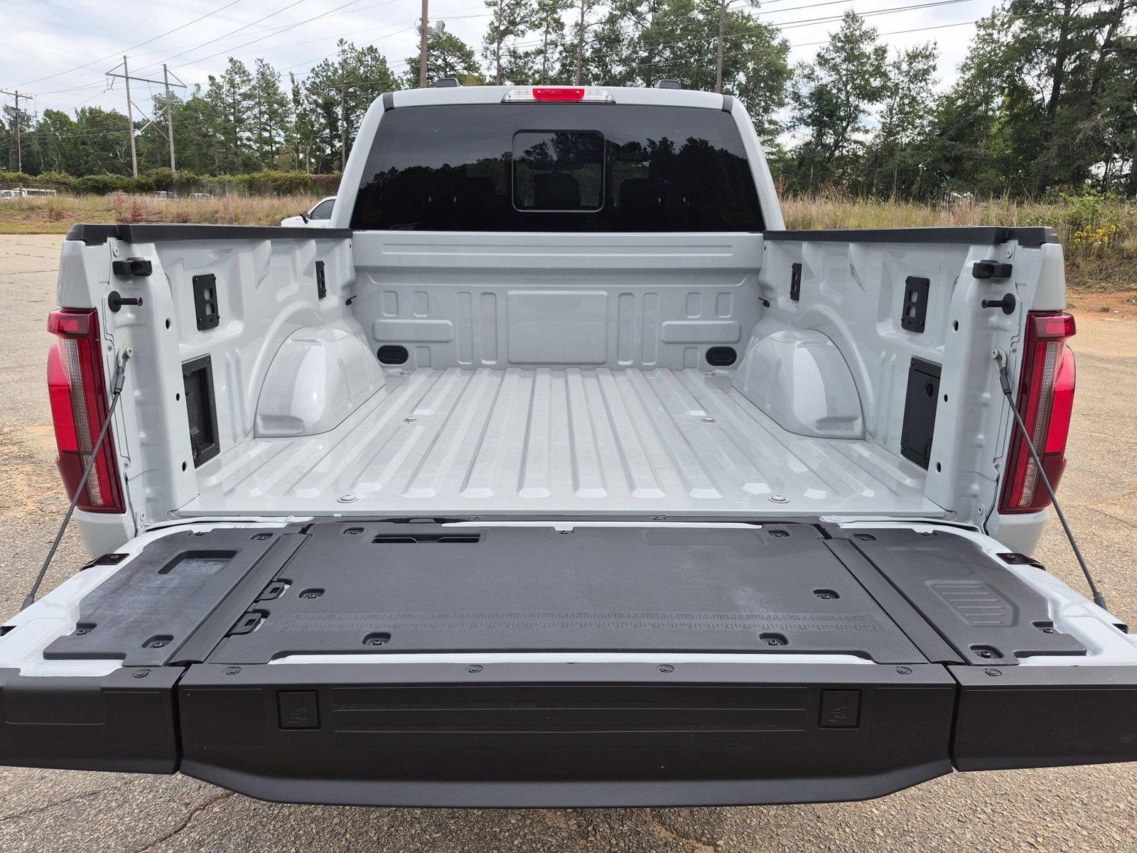 New 2026 Avalanche Ford LARIAT image 32