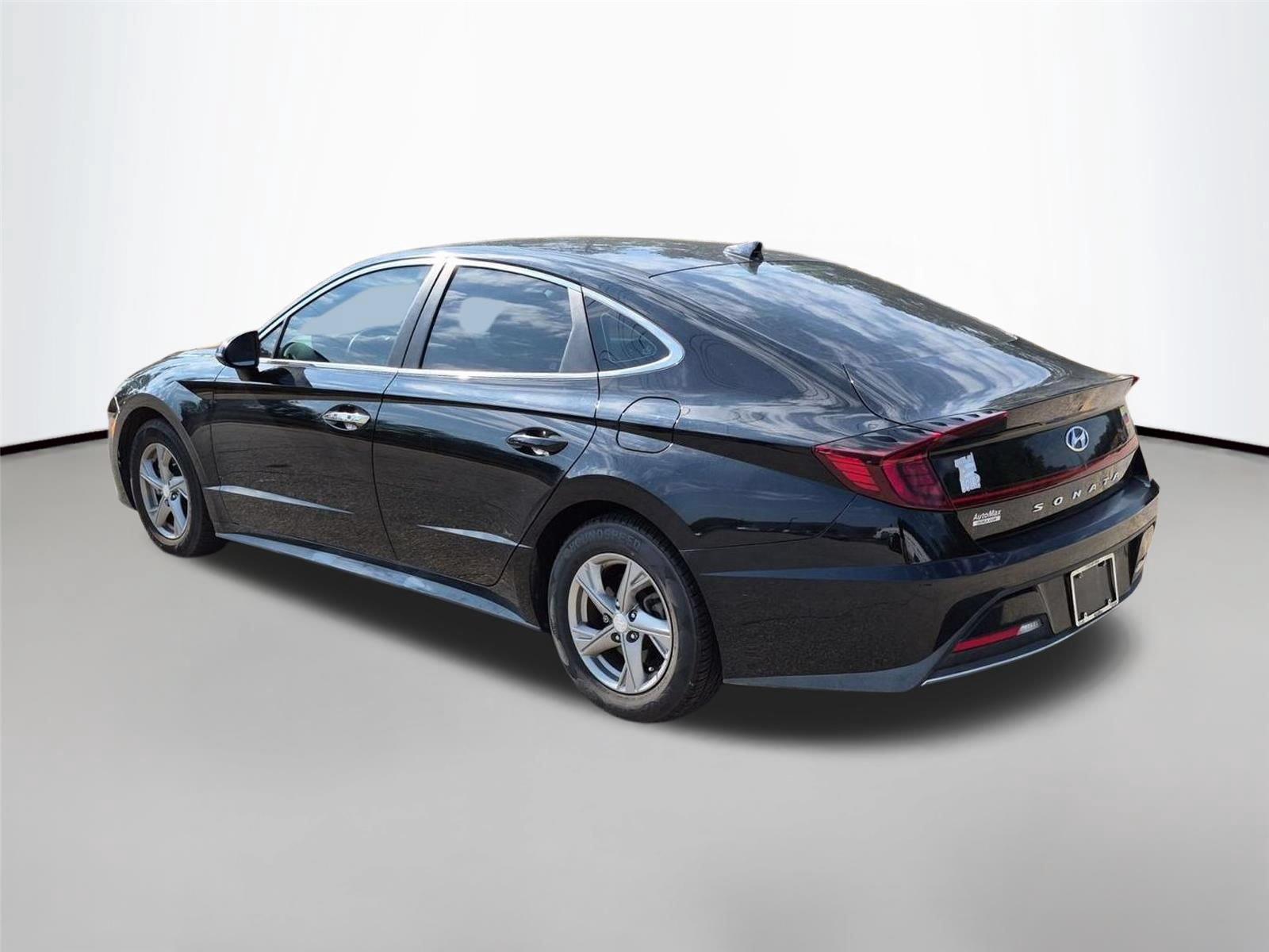 Used 2023 Nocturne Black Hyundai SE image 3