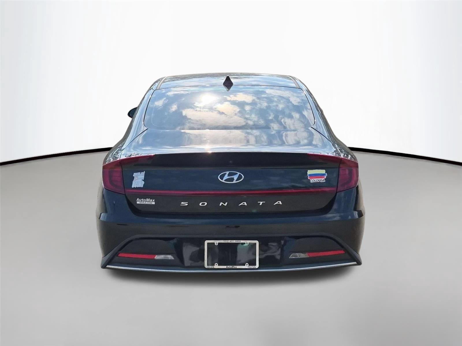 Used 2023 Nocturne Black Hyundai SE image 4