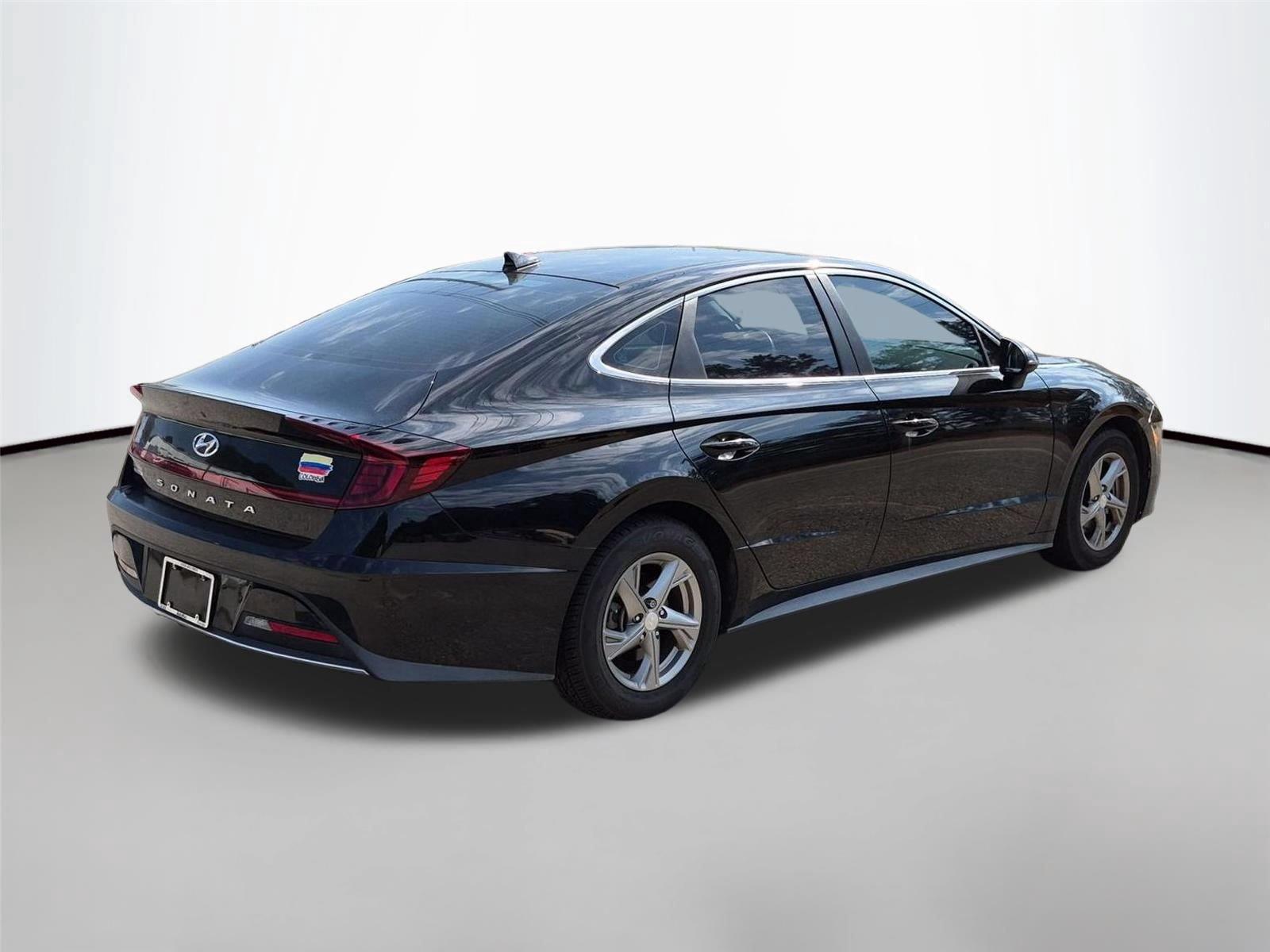 Used 2023 Nocturne Black Hyundai SE image 5