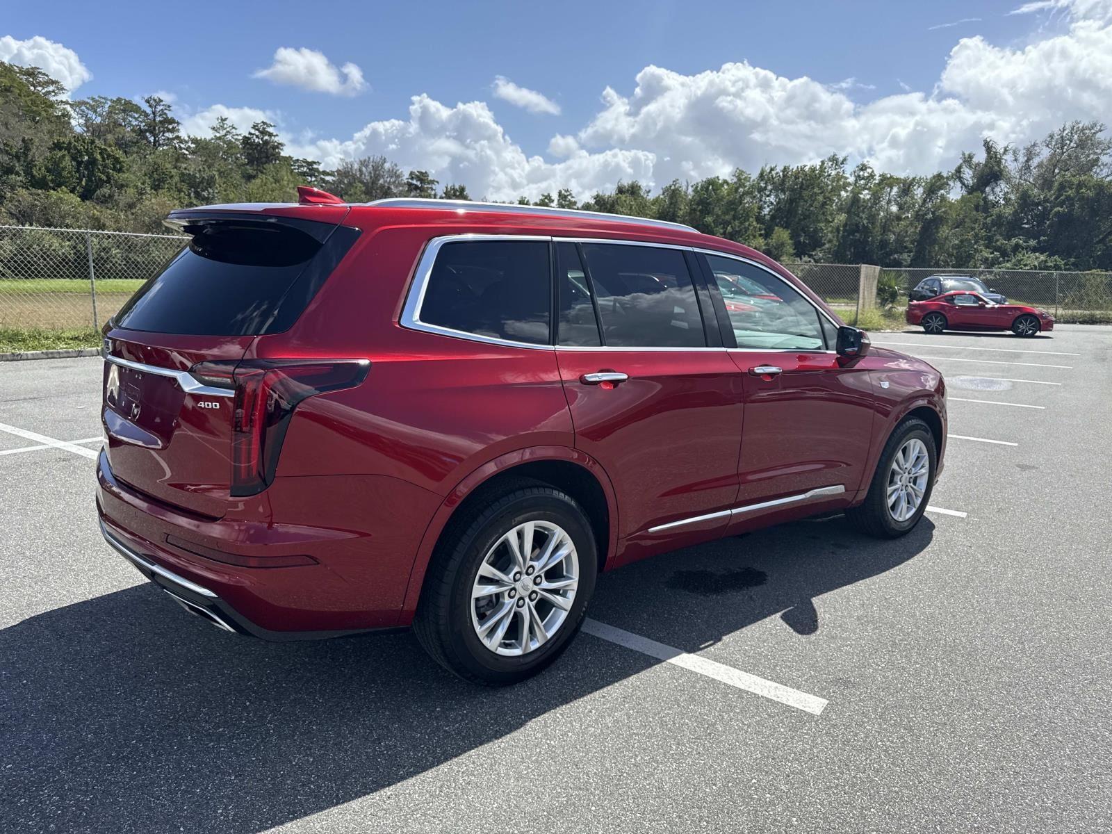 2021 Cadillac XT6 Luxury photo 3