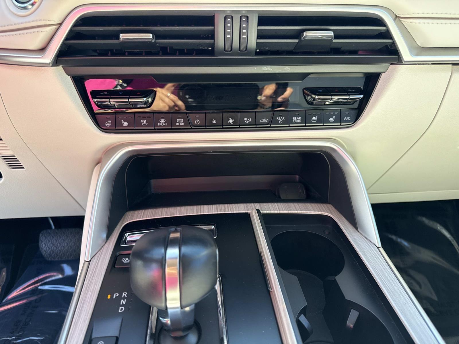 2024 Mazda CX-90 PHEV Premium Plus