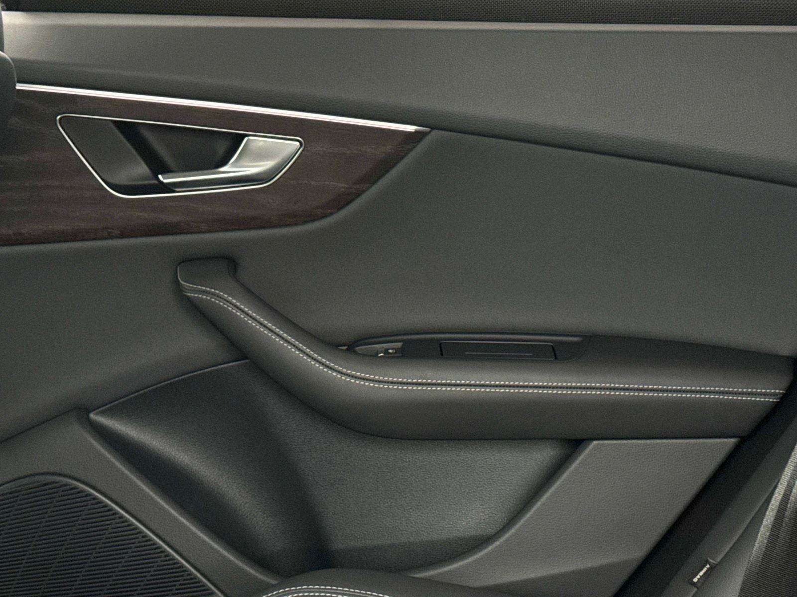 2023 Audi Q8 Prestige