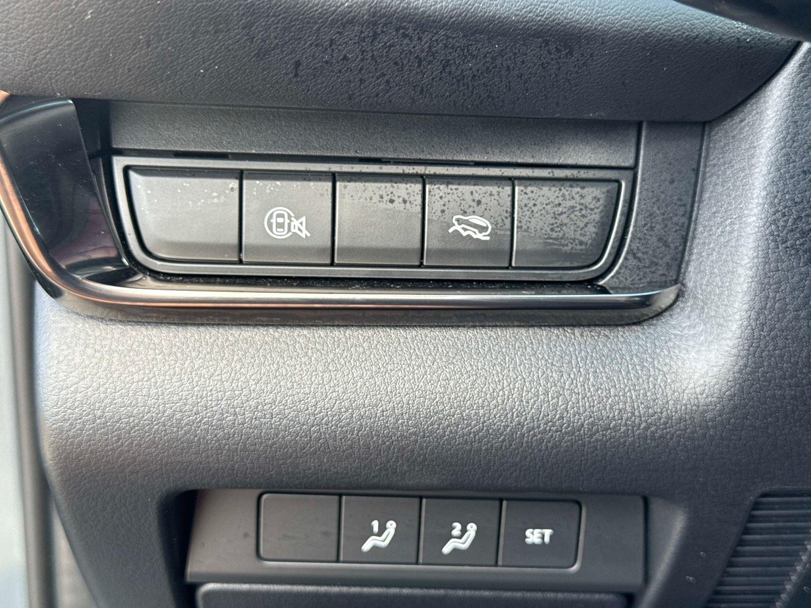 2025 MAZDA CX-30 Carbon