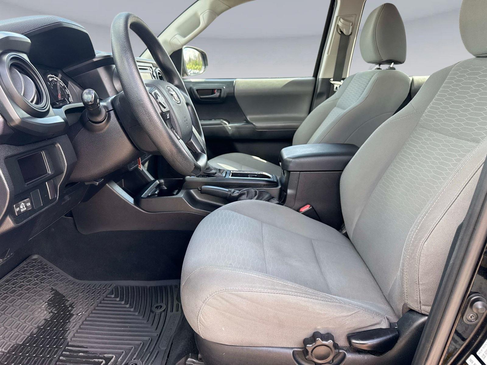 2016 Toyota Tacoma SR