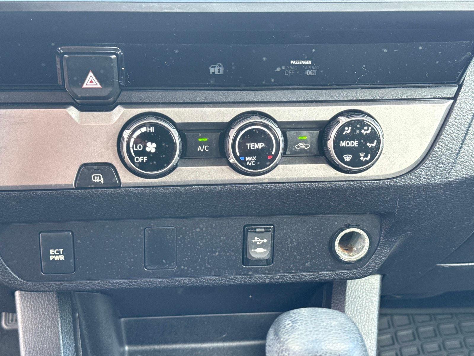 2016 Toyota Tacoma SR