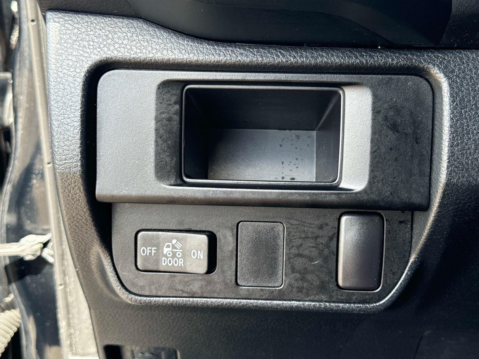 2016 Toyota Tacoma SR