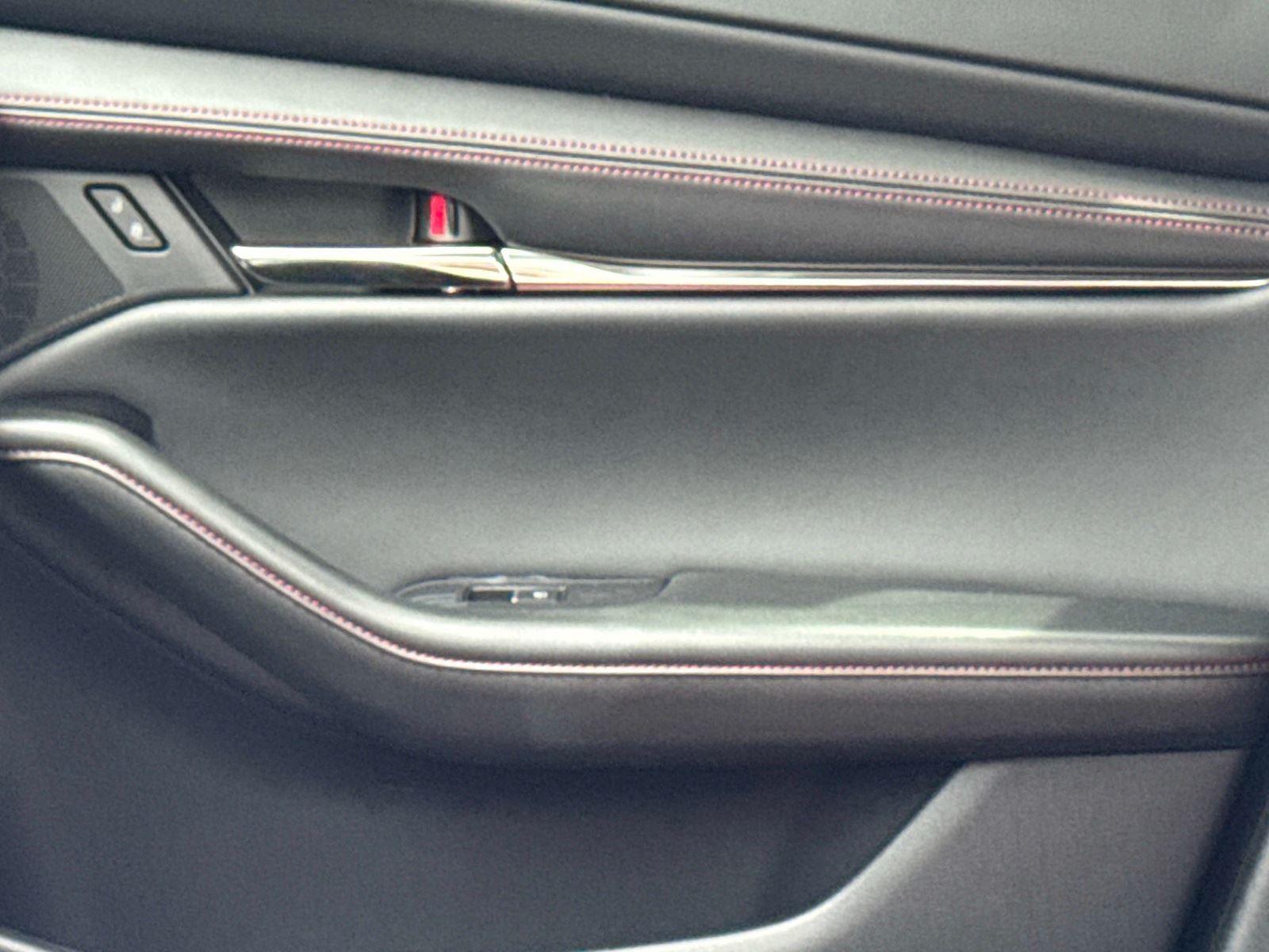 2026 Mazda Mazda3 Hatchback 2.5 S Carbon Edition