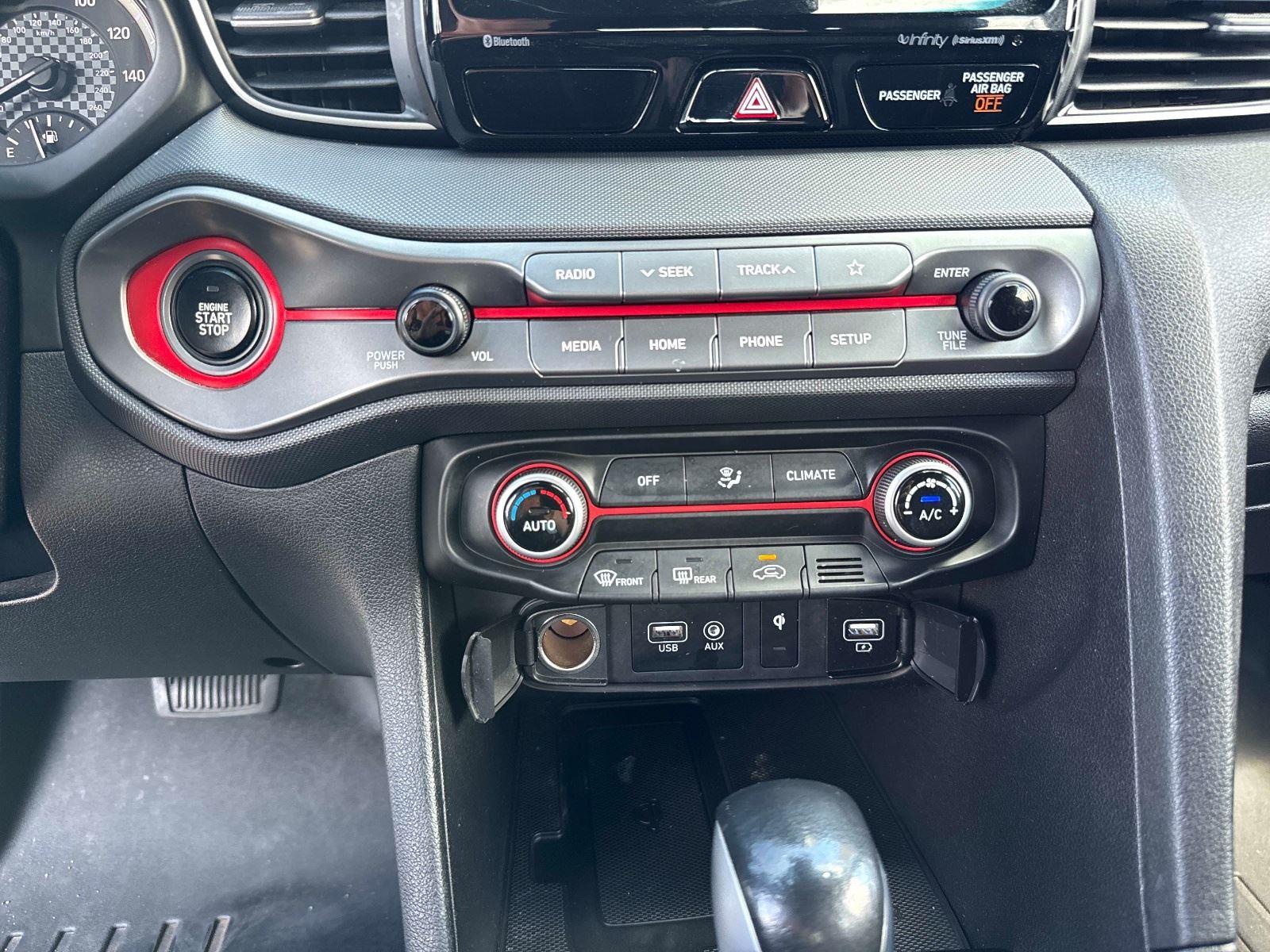 2020 Hyundai Veloster 2.0 Premium