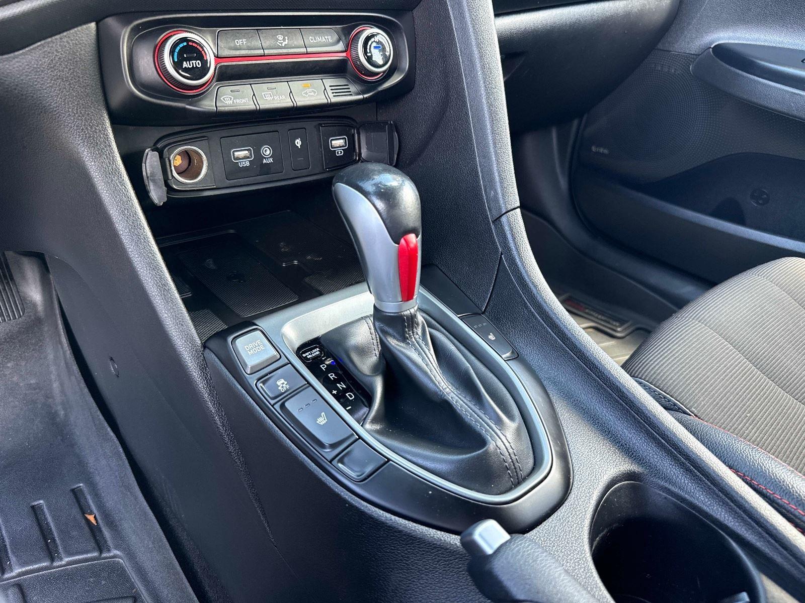 2020 Hyundai Veloster 2.0 Premium