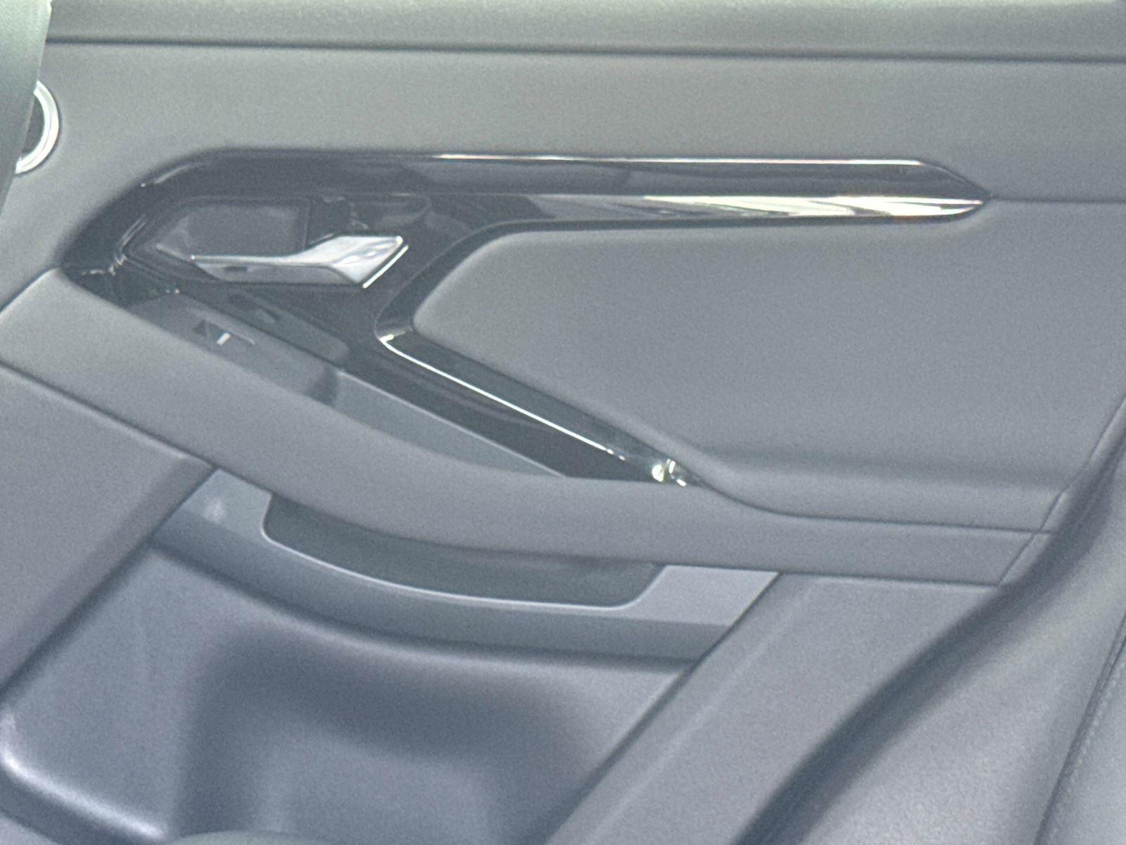 2025 Land Rover Range Rover Evoque Dynamic SE