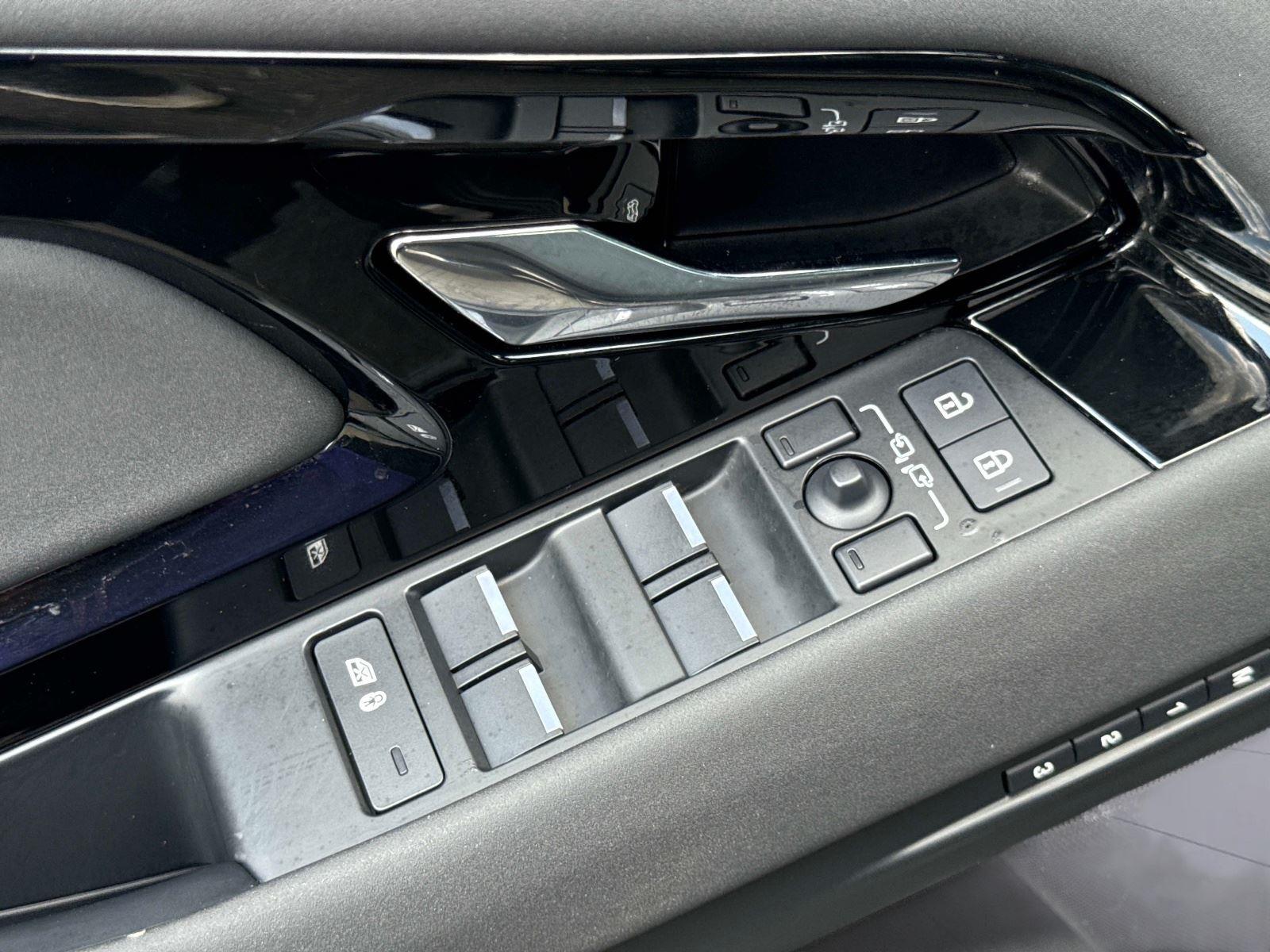 2025 Land Rover Range Rover Evoque Dynamic SE