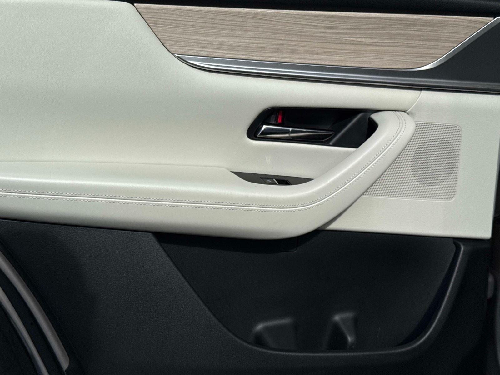 2024 Mazda CX-90 PHEV Premium Plus
