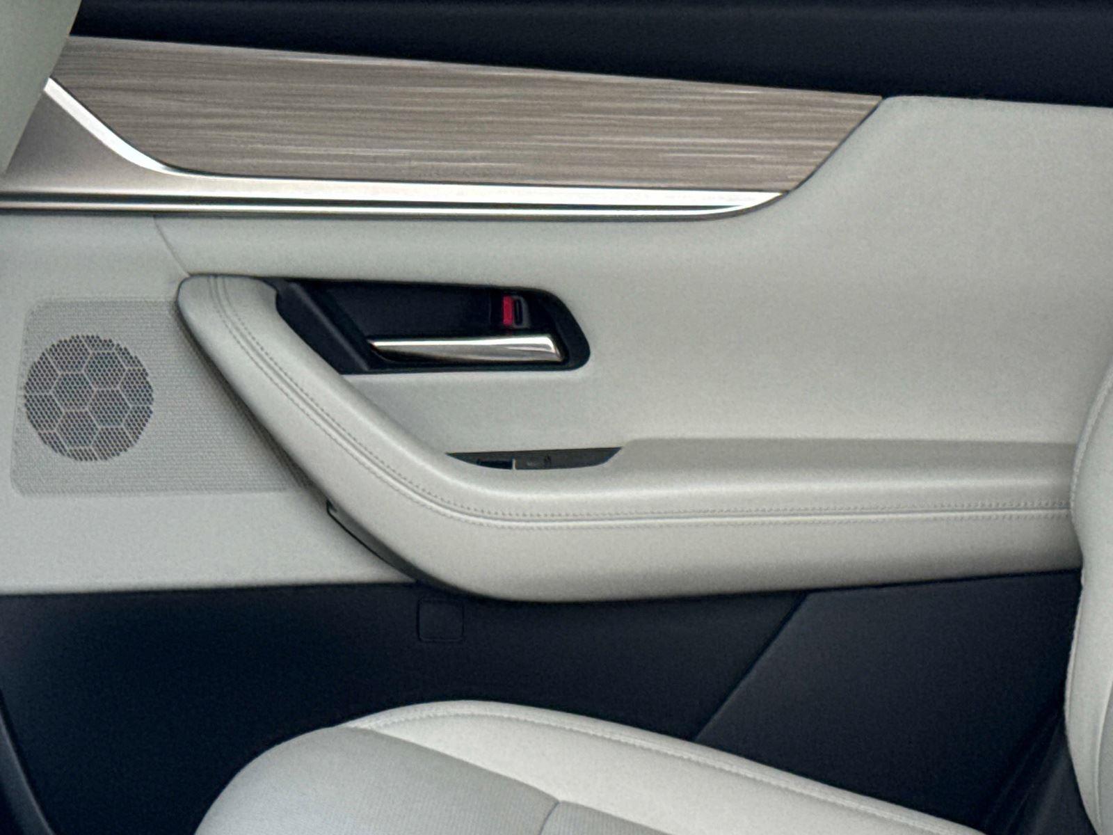 2024 Mazda CX-90 PHEV Premium Plus