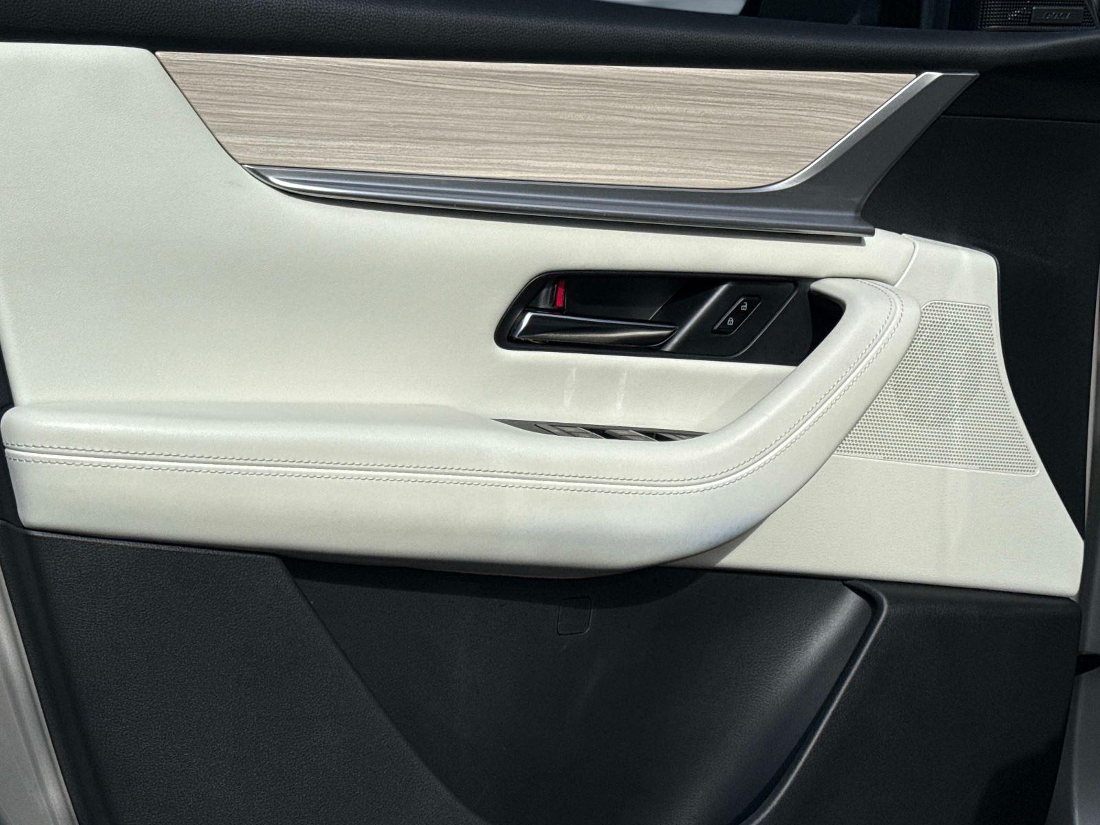 2024 Mazda CX-90 PHEV Premium Plus