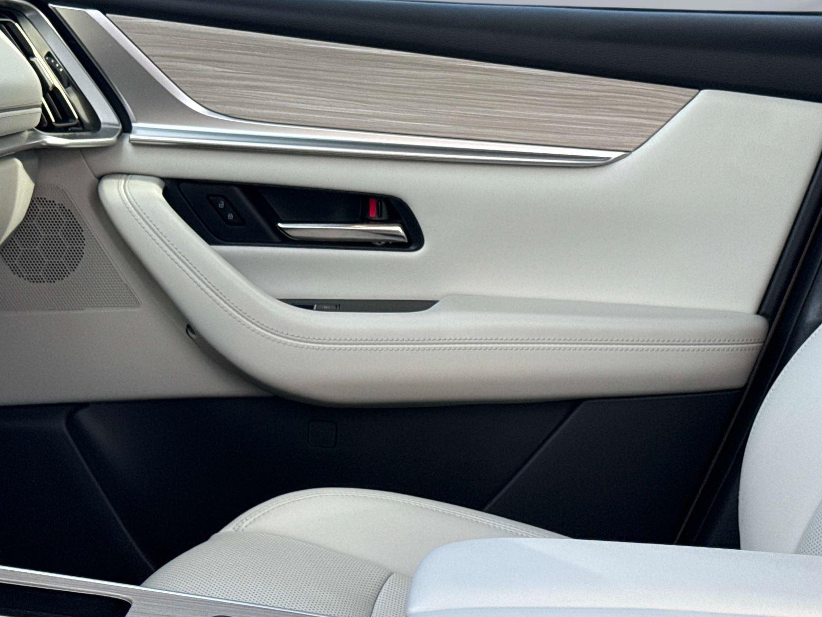 2024 Mazda CX-90 PHEV Premium Plus