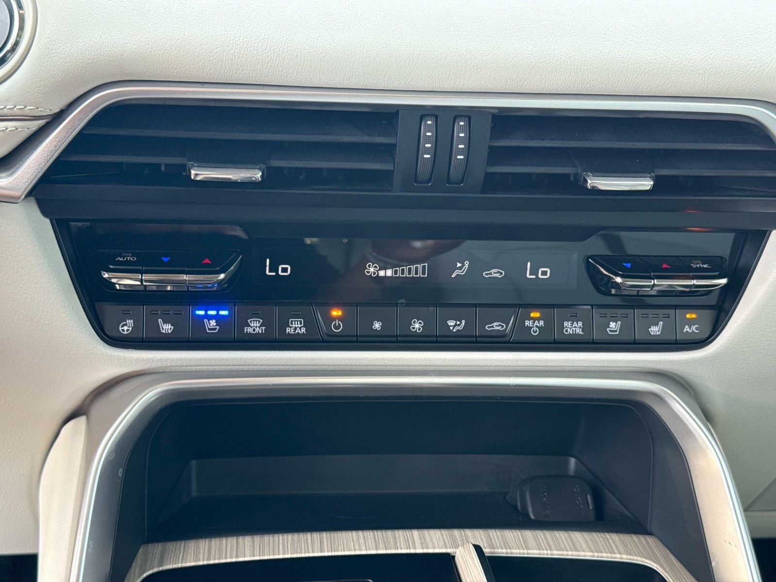 2024 Mazda CX-90 PHEV Premium Plus